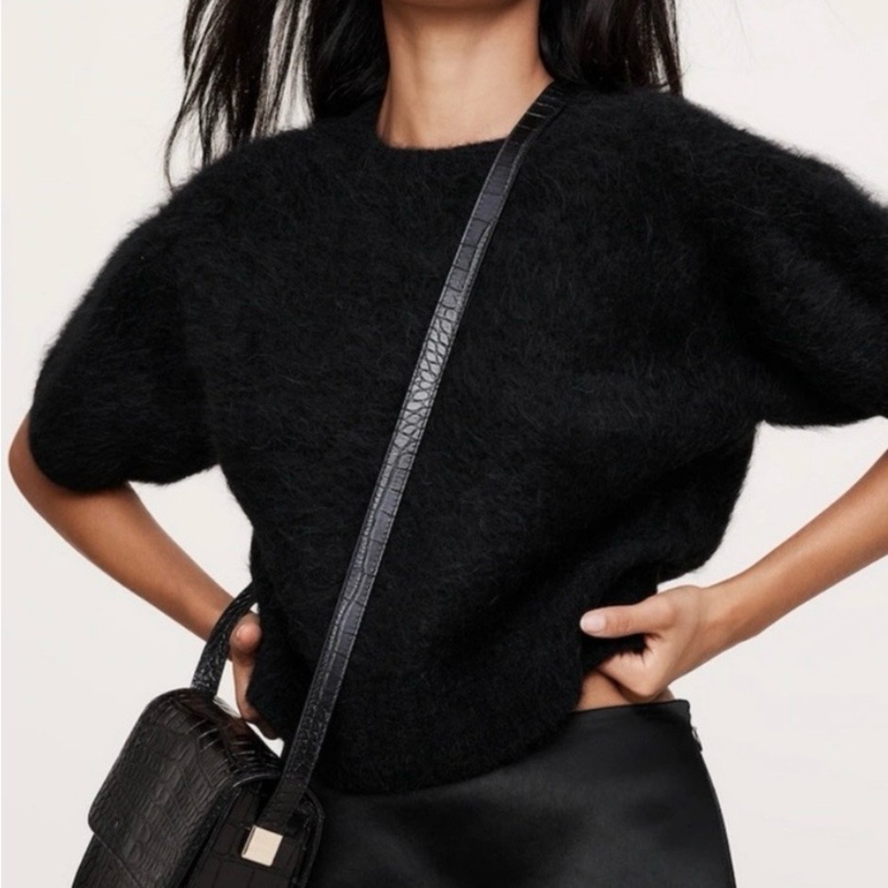 Banana Republic Fuzzy Alpaca blend Black Women's Crew Neck Sweater